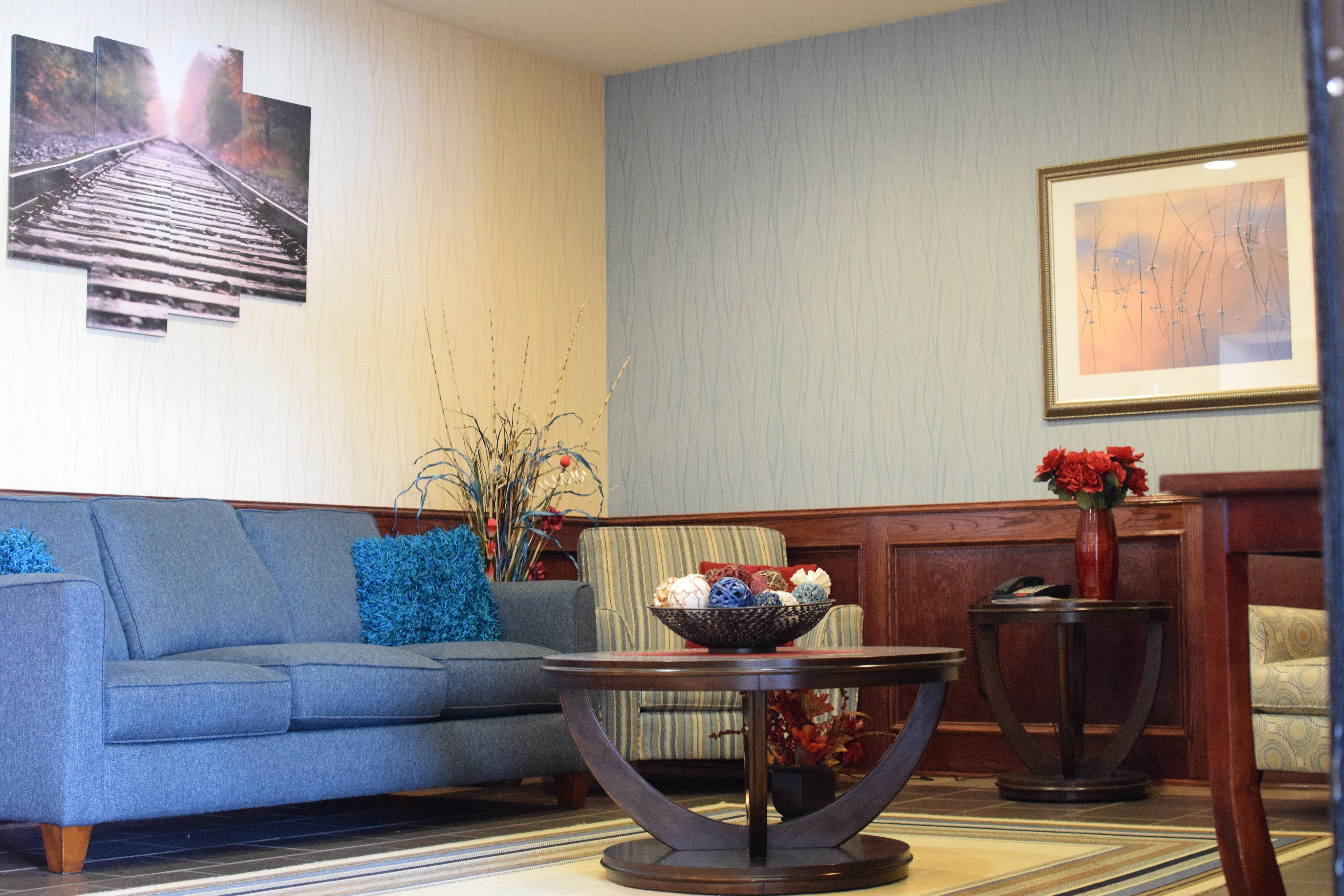Holiday Inn Express Pratt By Ihg Eksteriør billede