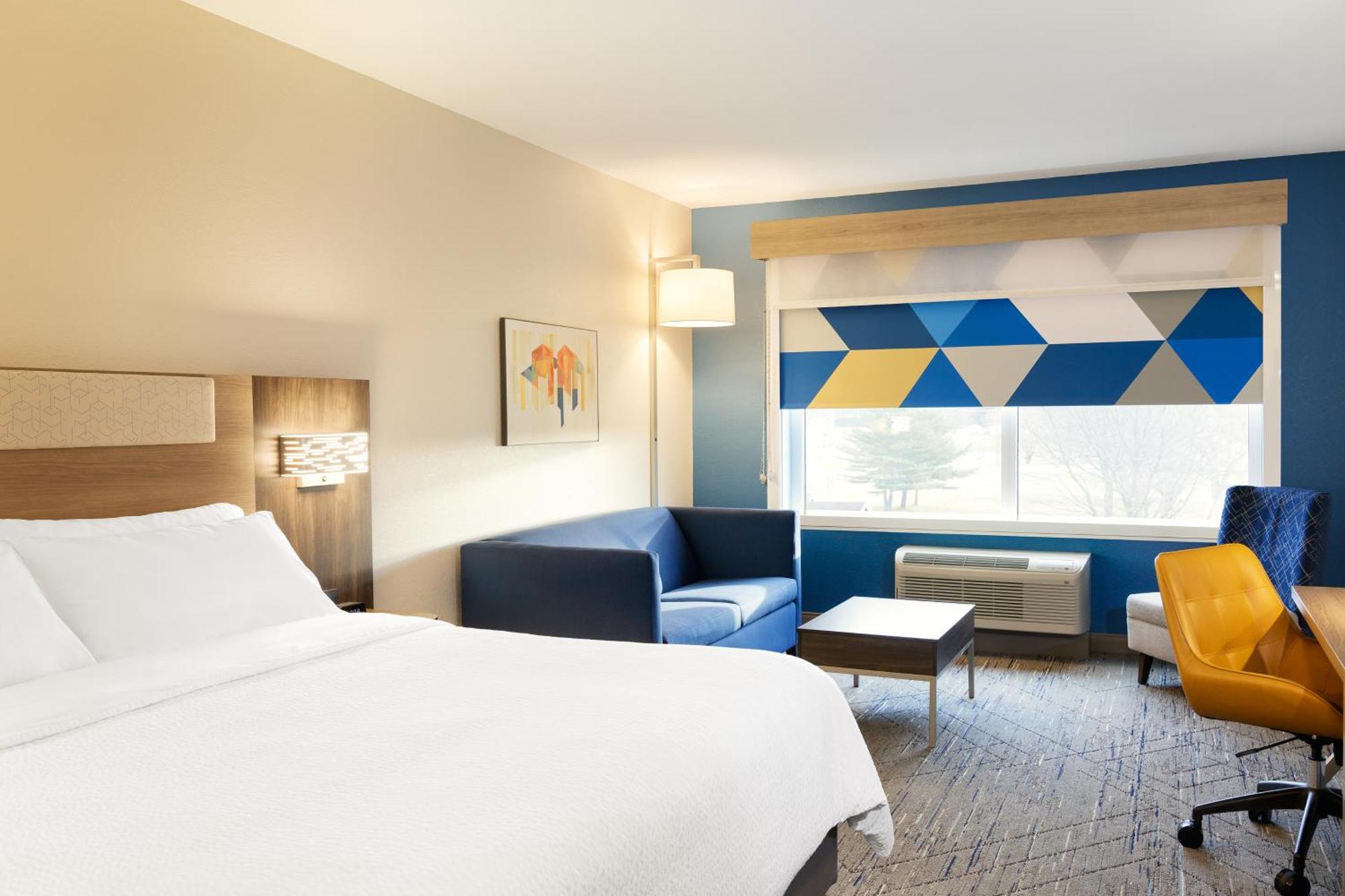 Holiday Inn Express Pratt By Ihg Eksteriør billede