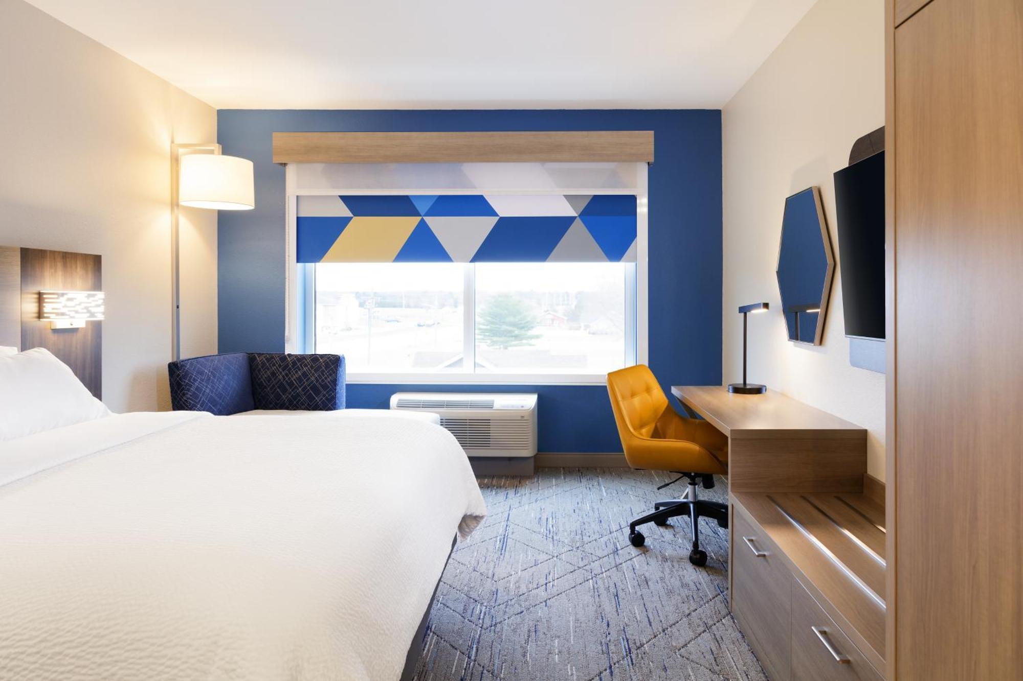 Holiday Inn Express Pratt By Ihg Eksteriør billede